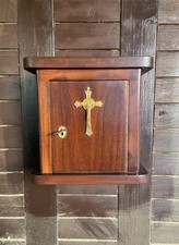 Tabernacolo da parete in legno,fatto a mano ,30X 23X 30