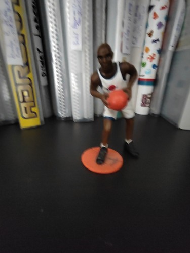 Figurine michael jordan looney - michael,