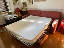 divano letto bordeaux 2 posti usato ma in ottimo stato 