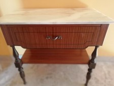 Comodino in legno con piano di marmo
