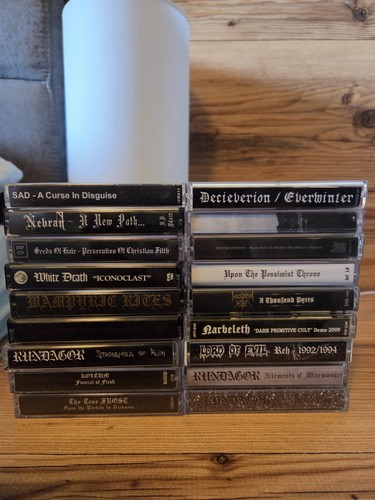 Black metal tapes - black, 34
