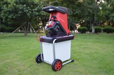 Tritatutto elettrico per rami