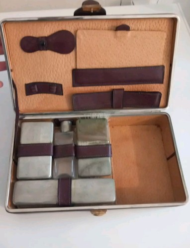 Vintage travel toilette - travel,