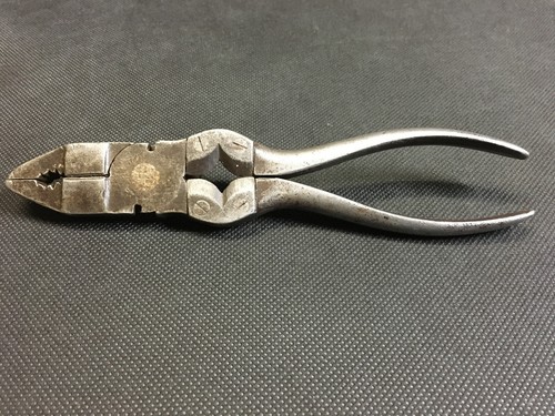 Vecchia pinza combinata con - vecchia,