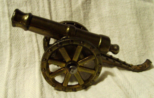 Piccolo modello cannone - , in