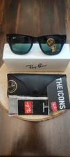 Occhiali da sole Marca Ray ban Modello Mega wayfarer. 