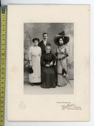 Vecchia foto famiglia - vecchia,