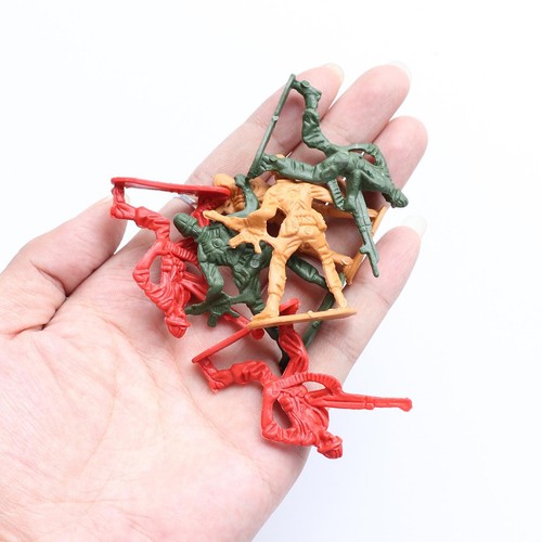 100 pezzi figure di - 100,