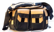 TENBA RESPONSE SHOULDER BAG, MEDIUM. PHOTOGRAPHIC BAG