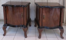 CV523 Una coppia di comodini