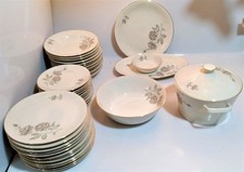 Servizio piatti antico