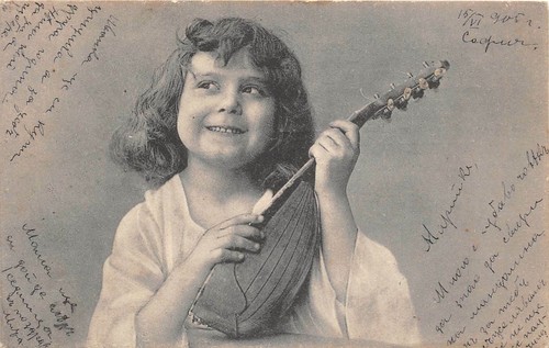 Lot171 girl playing mandolin