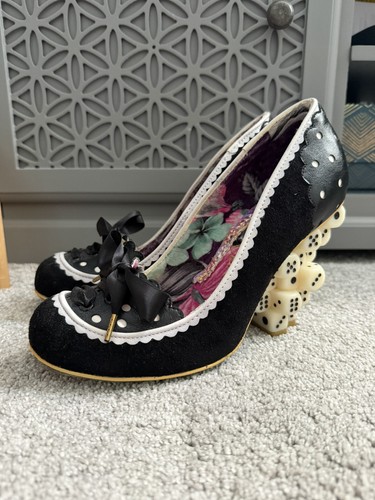 Irregular choice throw six - throw, a