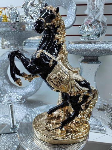 Statua cavallo - , in