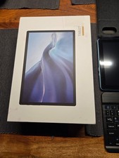 tablet con mouse e tastiera
