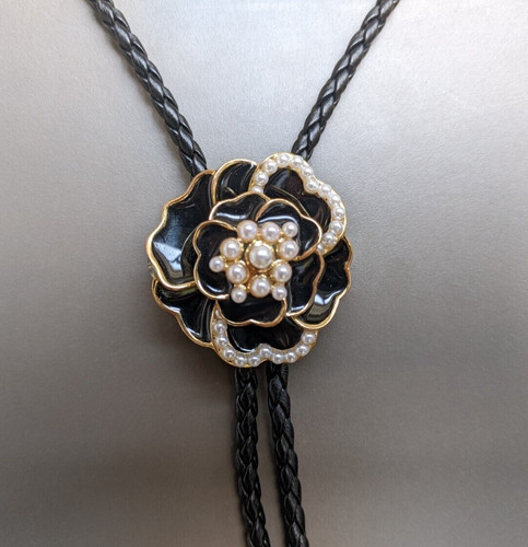 Collana cravatta bolo rosa