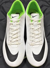 Solo scarpe con tacchetti da