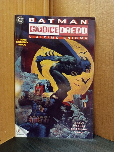 Batman giudice dredd ultimo - batman,