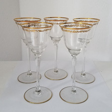 Bicchiere da vino con oro a