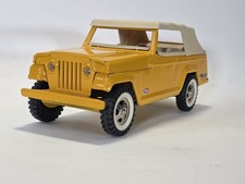 Camion vintage anni 60 Tonka Willys Jeepster 4x4 acciaio pressato giallo