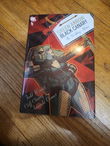 Green arrow black canary - /,