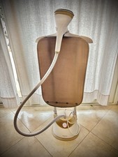 Ferro da stiro a vapore verticale Philips EasyTouch Plus.