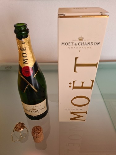 Moet chandon 750 ml - &,
