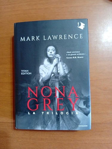 Nona grey trilogia - nona,