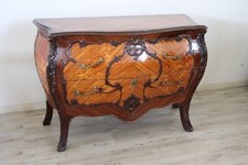 Raffinato Comò in stile