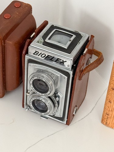 Macchina fotografica antica