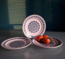 "WHITE STONE", 3 antichi piatti, primi dell 900, porcellana bianca,diam. 23,5 cm