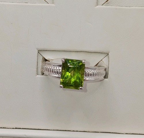 Anello peridoto taglio
