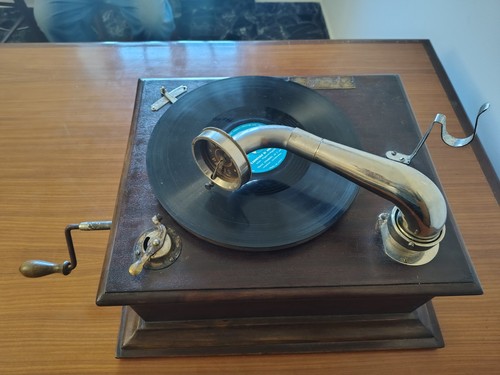 Pezzo di storia della - 🎵,