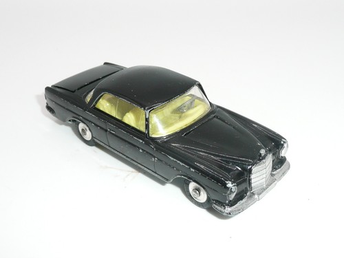 Corgi 230 mercedes benz 220 - 230, se