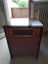 Mobile in legno con specchio e poltrona salvaspazio per camere da letto 