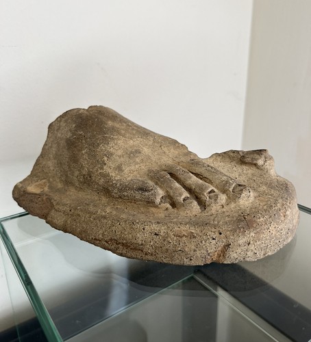 Antico piede votivo - , in