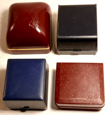 LOTTO 4 SCATOLINE PER PREZIOSI-VINTAGE-ANELLI-ORECCHINI-SPILLE-MEDAGLIETTE