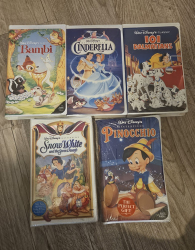 Walt disney home video - walt,