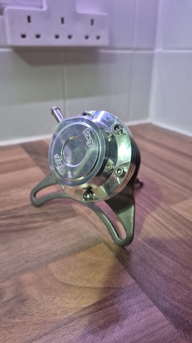 Attuatore turbo wastegate