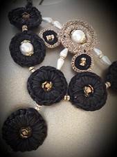 Sicilian Crochet Bijoux - Collana Mosaico Di cerchi Uncinetto E Cristalli