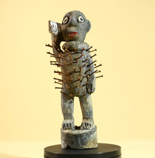 Statua tribale africana in