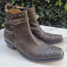 Stivaletti western con borchie