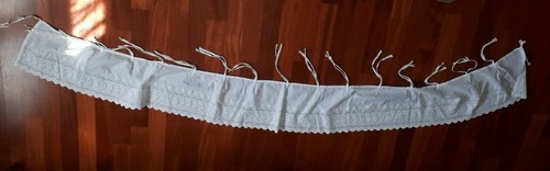Merletto antico con ricamo