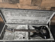 Ibanez JS100 nero con custodia rigida
