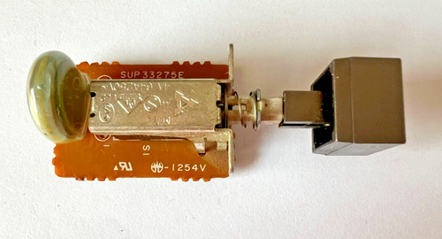 Interruttore unipolare - , a