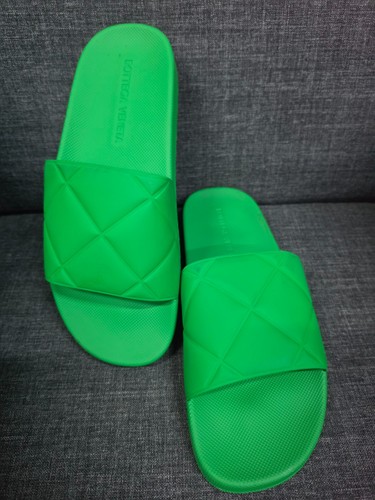 Scivoli bottega veneta - scivoli,