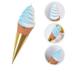 Realistico di cono gelato per foto, vetrina, decorazione per cono