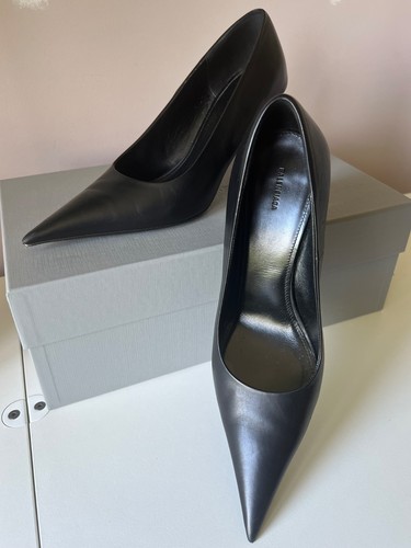 Balenciaga black leather pumps - balenciaga,