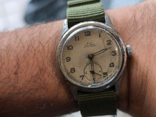 OROLOGIO DA POLSO MILITARE BUT SUISSE - FUNZIONANTE