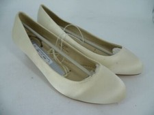 Scarpe con tacco basso da